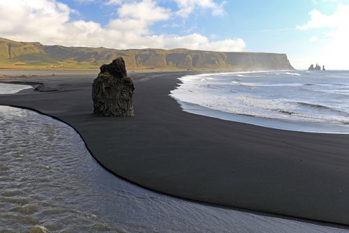 Panoramablick auf den Strand von Reynisfjara